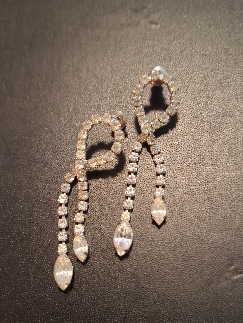 Elegant Vintage Silver-Tone Crystal Drop Earrings